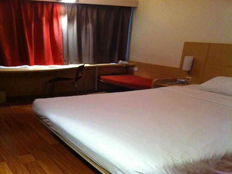 Ibis Chengdu Yongfeng Hotel Esterno foto